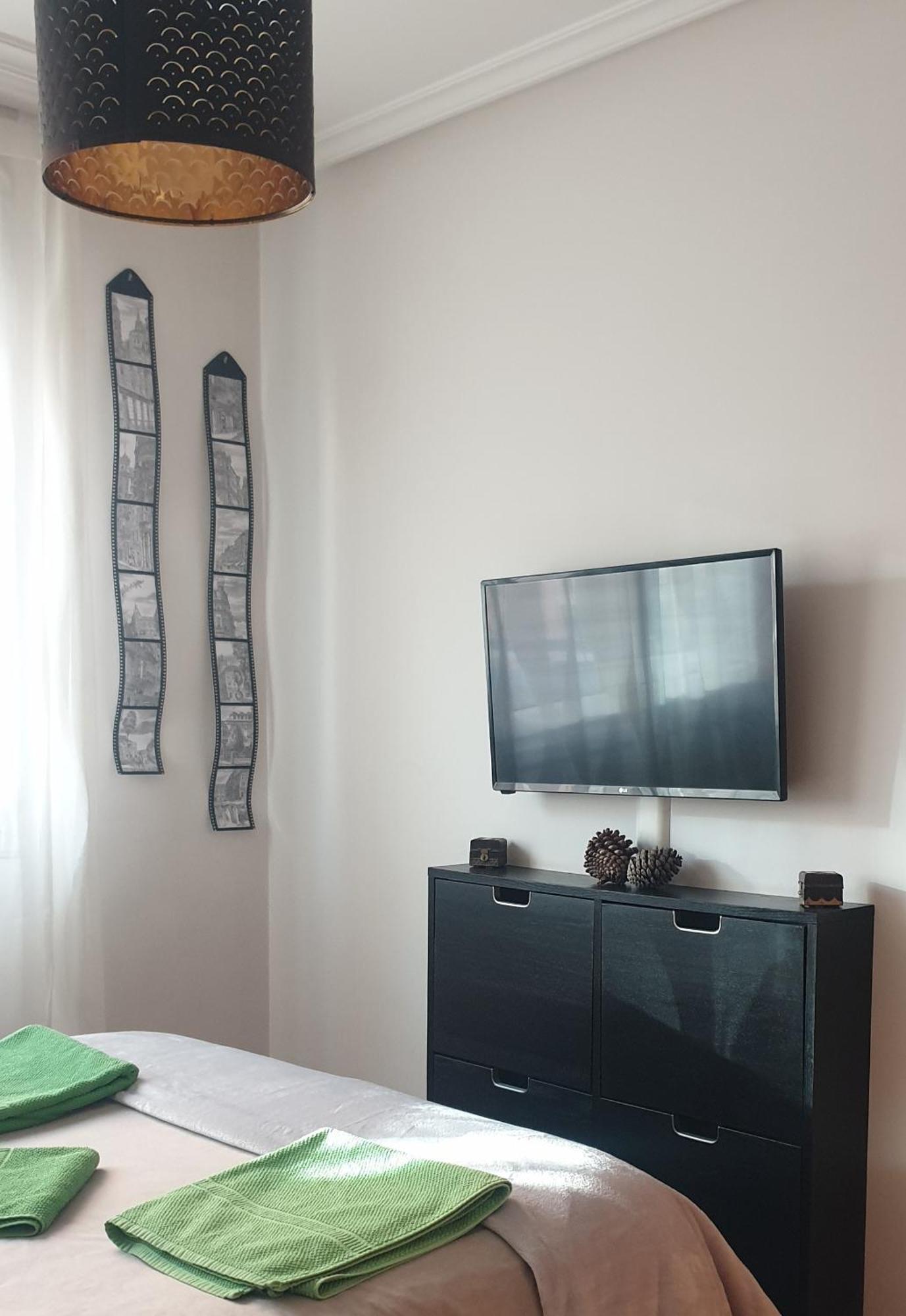 Apartamento "Los Prados" Wifi Y Parking Oviedo Exterior photo